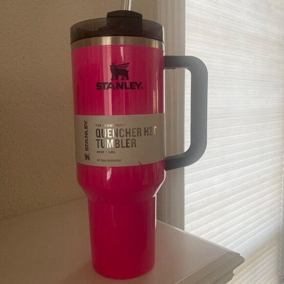 Stanley Quencher 40oz H2.O Flowstate Tumbler Neon Pink - Picture 1 of 1